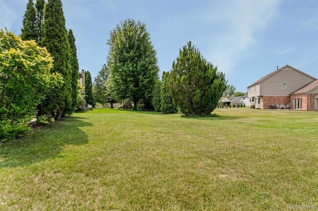 Building Photo - 47105 Liberty Bell Rd E