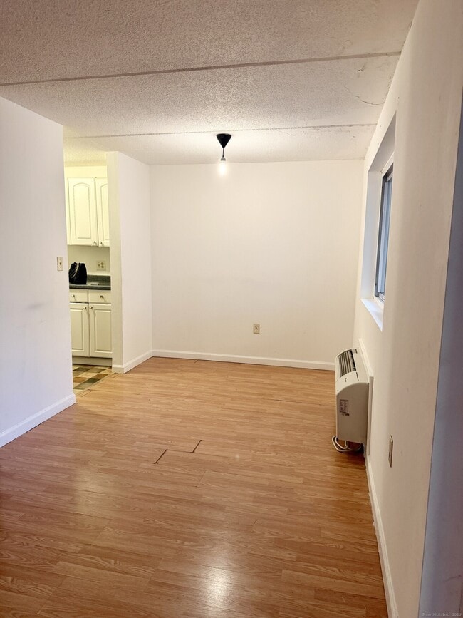 Building Photo - 126 Triangle St