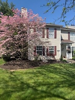 Building Photo - 1607 Briarwood Ln