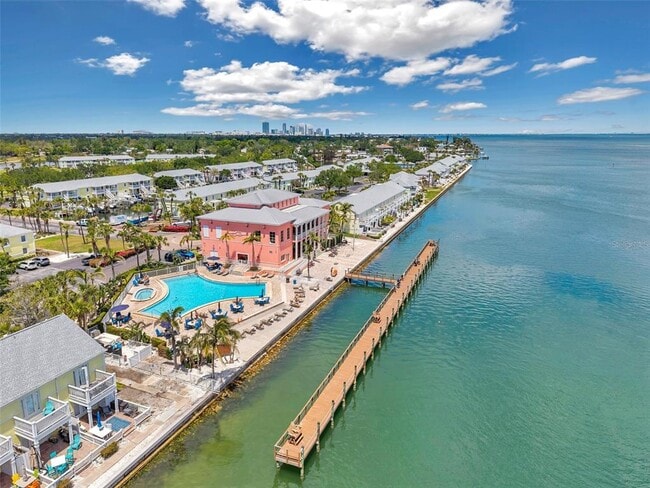 Building Photo - 4768 Coquina Key Dr SE