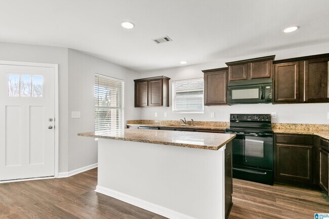 Building Photo - 16411 Waterbury Ln