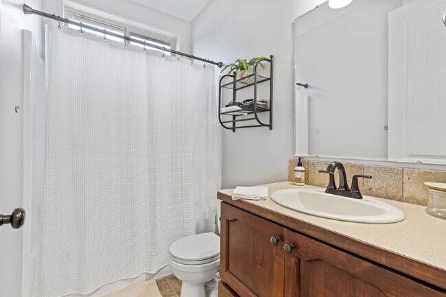 Building Photo - 2965 N LeBlanc Way