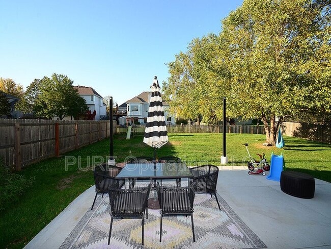 Building Photo - 2003 Crest Ridge Dr