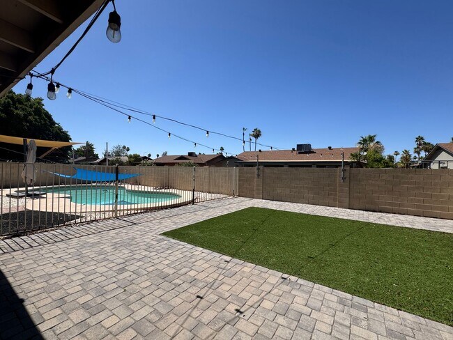 Building Photo - 3bed/2bath Chandler home for rent!