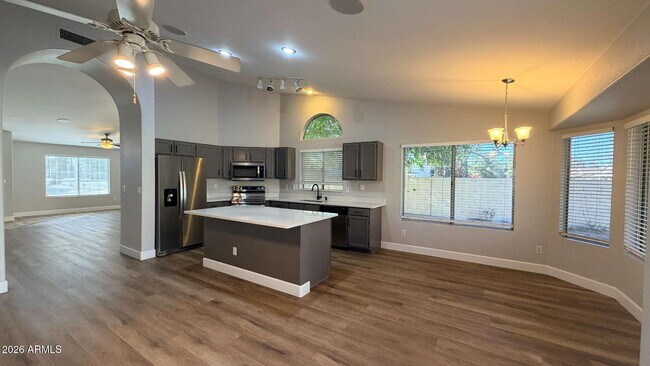 Building Photo - 1777 E Sheffield Ave