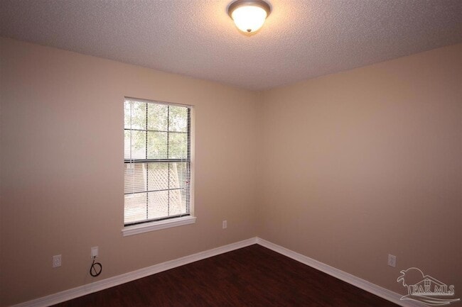 Building Photo - 6250 Starhill Dr