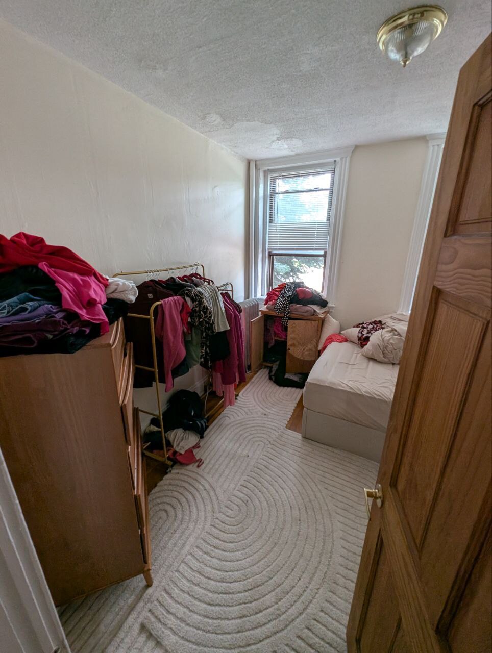 Building Photo - 382 Riverway St