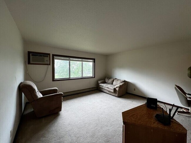 Building Photo - $1,050 | 2 Bedroom, 1 Bathroom Apartment | No Pets | Available for August 10th, 2026 Move In!