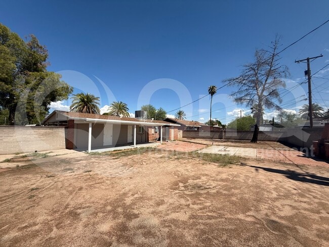 Building Photo - 4702 E Cooper St