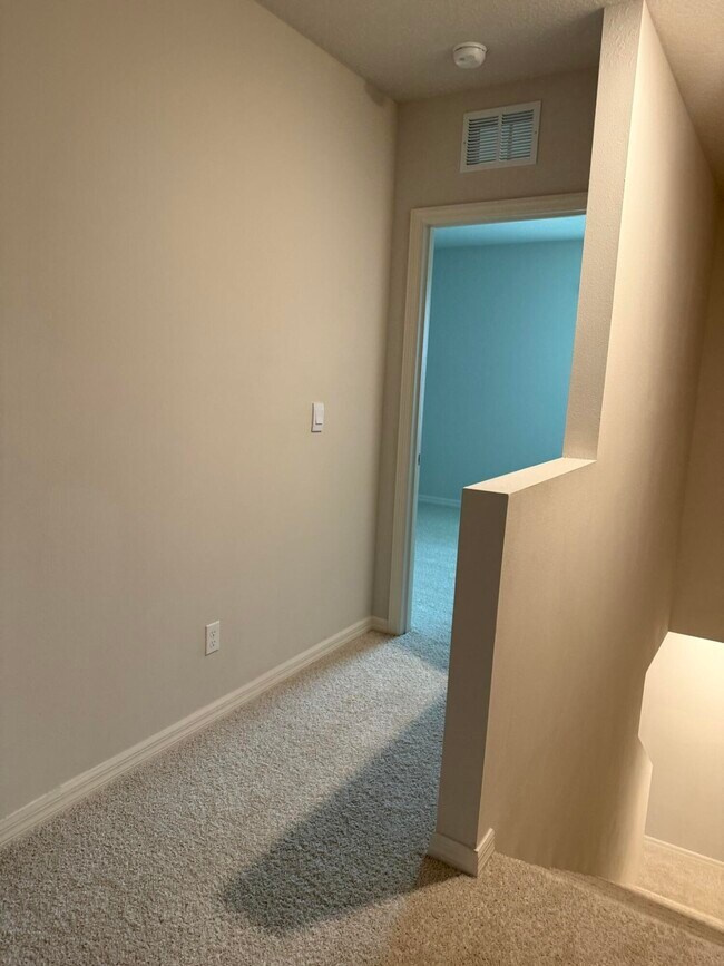 Building Photo - 12869 SW Forli Wy