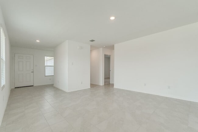 Building Photo - 7709 Lindheimer Ln
