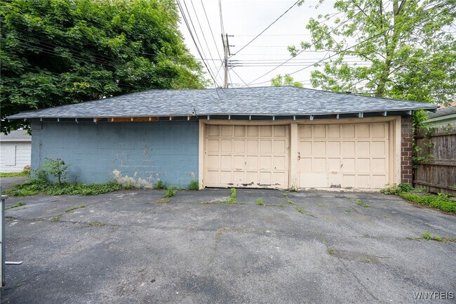 Building Photo - 98 E Delavan Ave