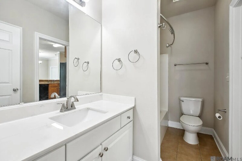 Building Photo - 7300 Burbank Dr