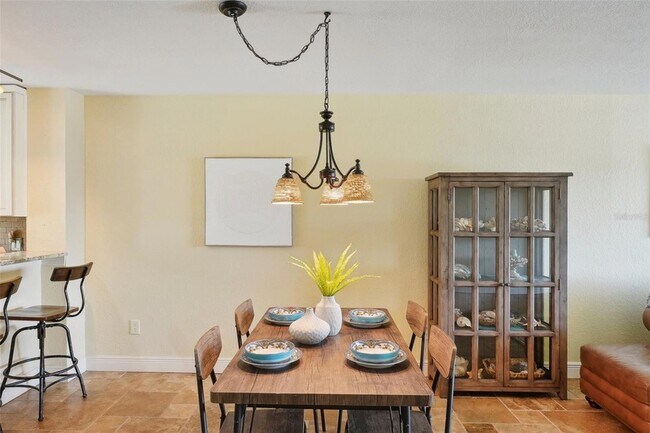 Building Photo - 637 Pinellas Bayway