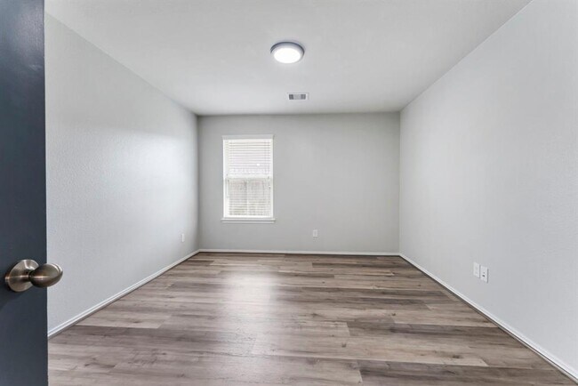 Building Photo - 24331 Ravenna Landing Loop