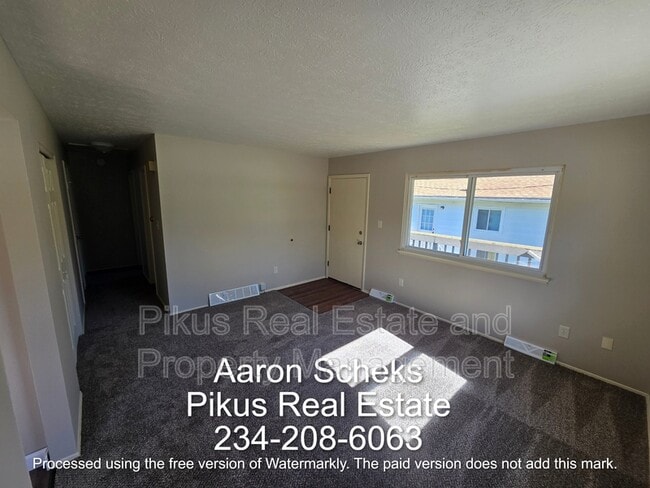 Building Photo - 3647 Albrecht Ave