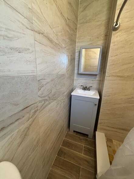 Building Photo - 2014 Pineway Dr