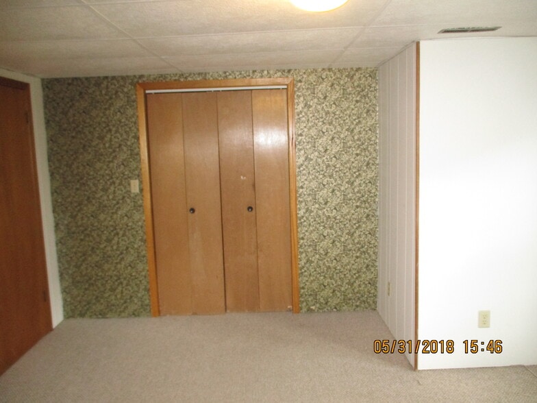west bedroom - 512 9th St N