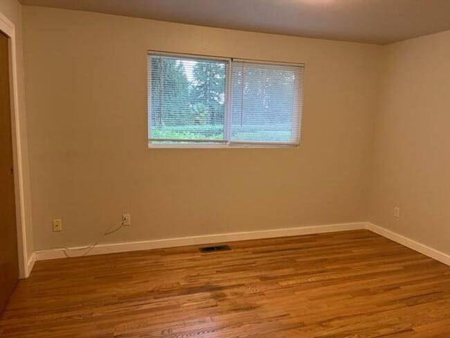 Building Photo - 15114 SE 18th St