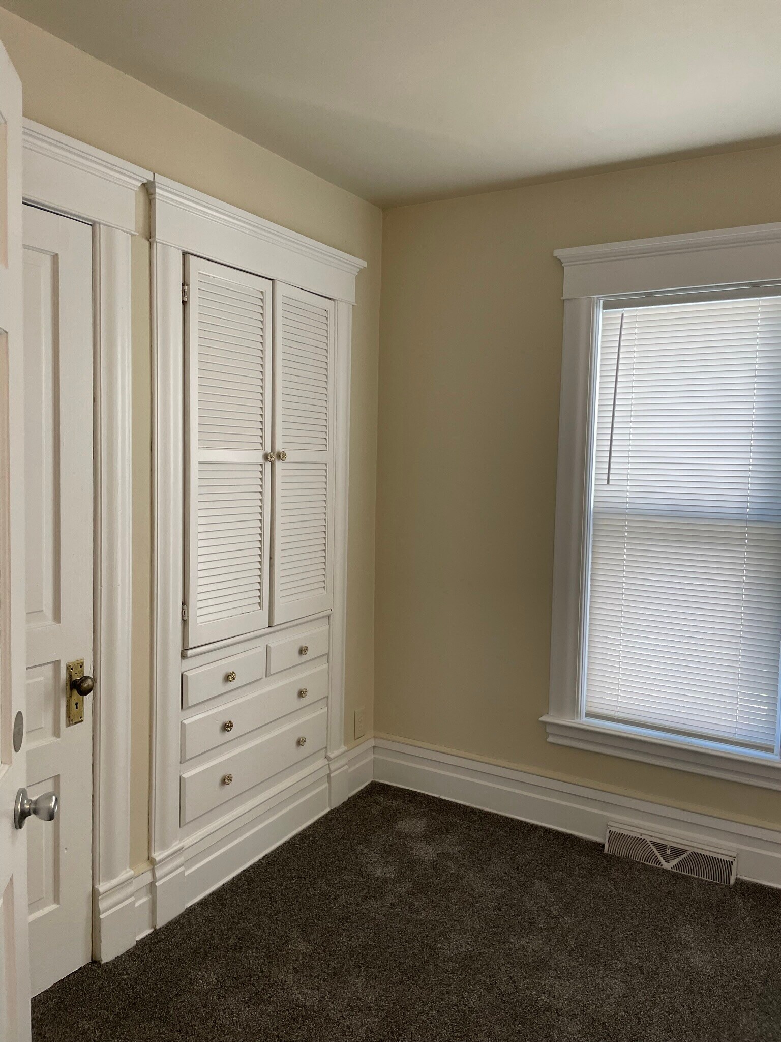 Building Photo - 715 Minor Ave