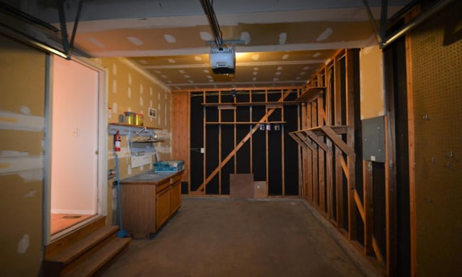 Building Photo - D20 Schools with Open Space Views!