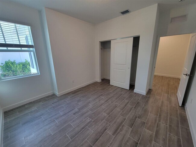 Building Photo - 1689 Whistlegrass Ln