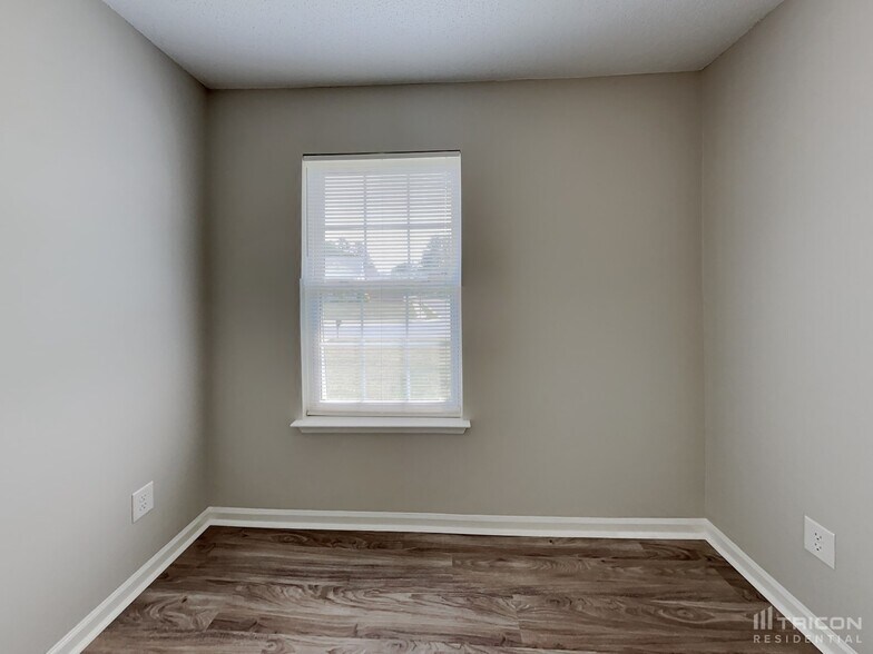 Building Photo - 1134 Summit Hills Dr