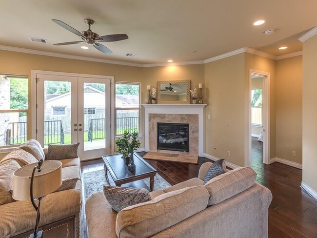 Building Photo - 5203 Beechnut St