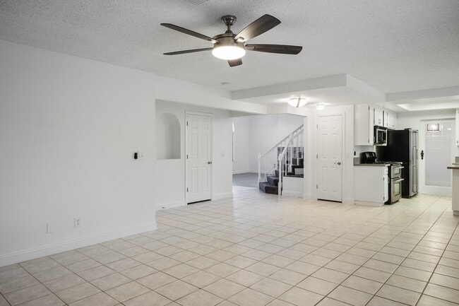Building Photo - 9001 Feather River Ct
