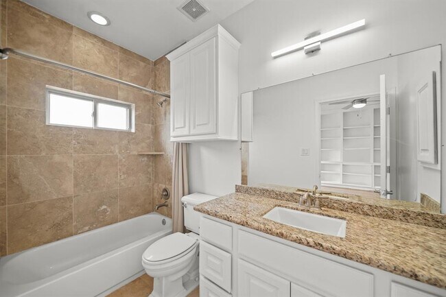 Building Photo - 9714 Braesmont Dr
