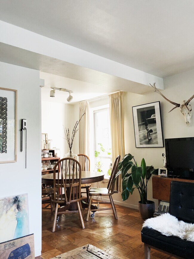 Dining room area - 1221 Minor Ave