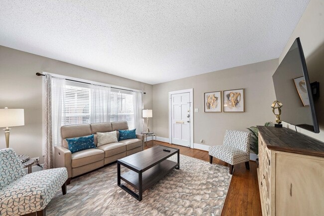 Building Photo - 1631 Castle Ct