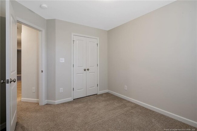 Building Photo - 393 Hicks Ave