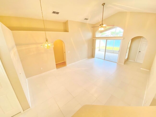 Building Photo - Beautiful Home with Water View in Waterfor...