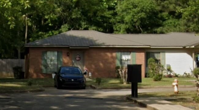 Building Photo - 206 Edgewood Dr