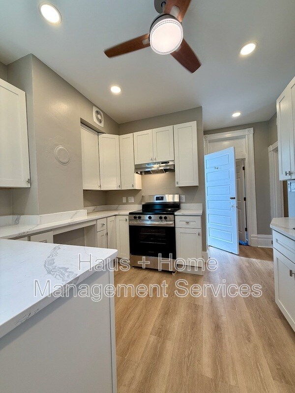 Building Photo - 906 Penn Ave