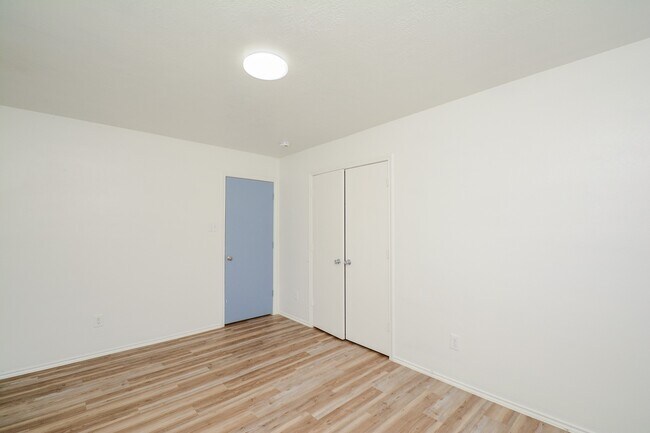 Building Photo - 9107 Dairy View Ln