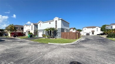 Building Photo - 9044 SW 148th Ct