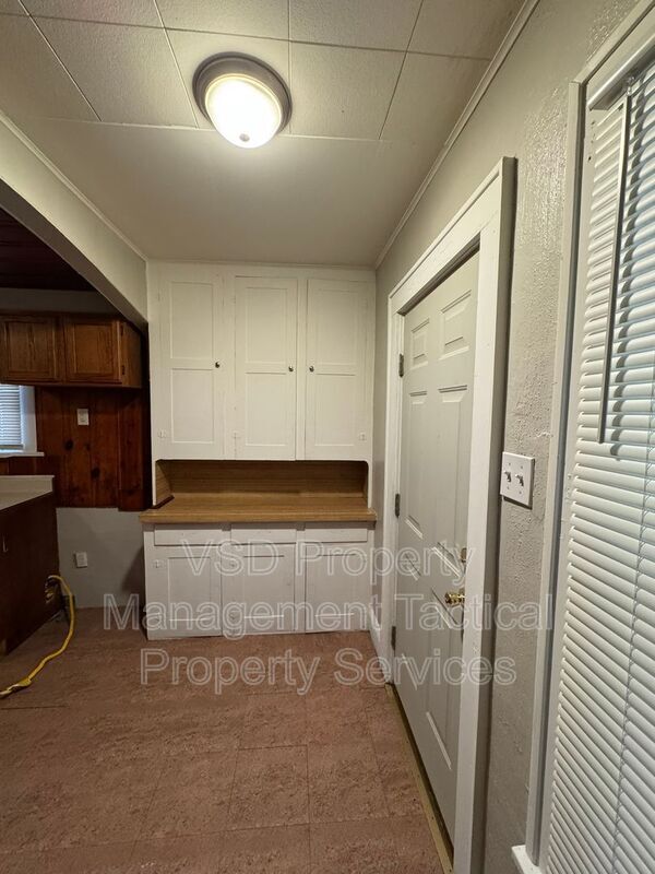 Building Photo - 2078-2018 18th St SW