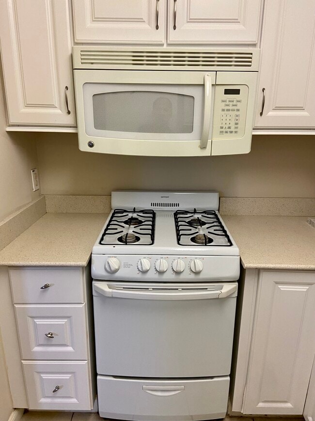 Kitchen - 1608 Colquitt St