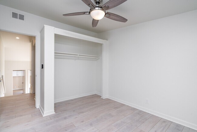 Building Photo - Beautifully Remodeled Tri-Level Condo With...