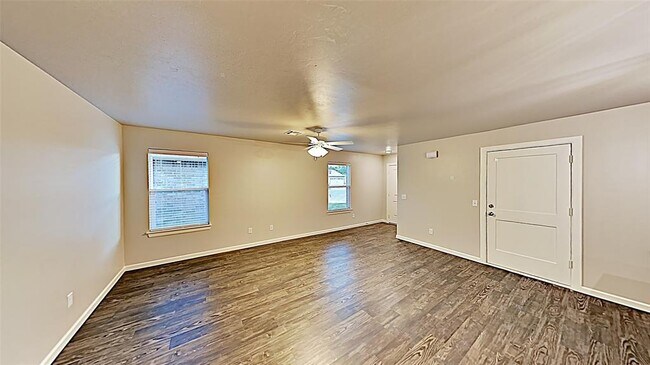 Building Photo - 5014 Avion Ct