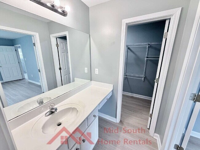 Building Photo - 434 N Ericson Rd