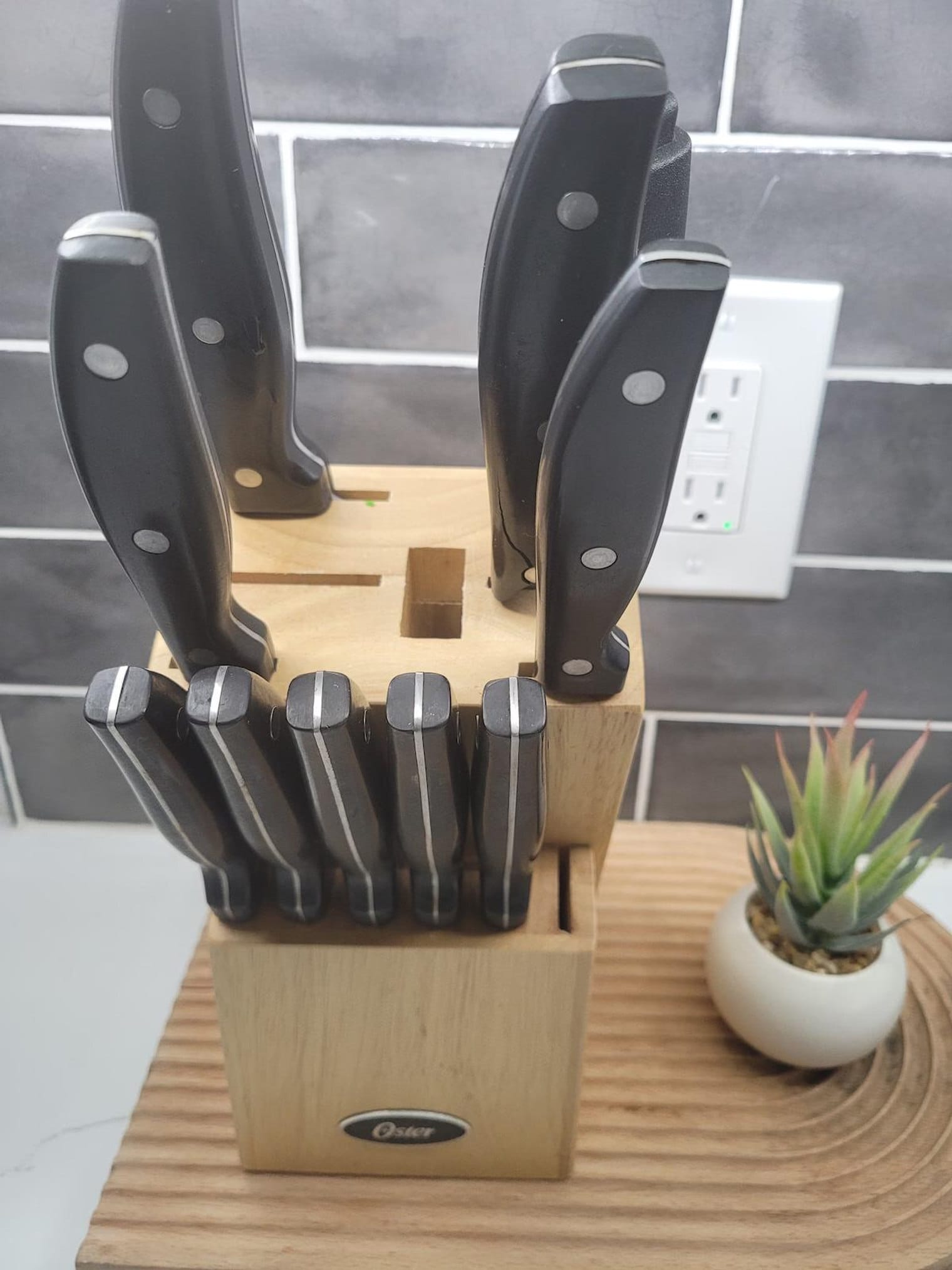 Building Photo - 23 Handy St