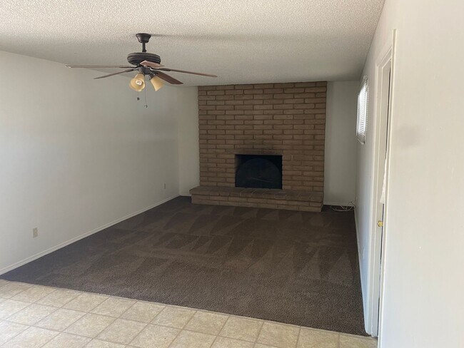 Building Photo - 3326 S Country Club Way