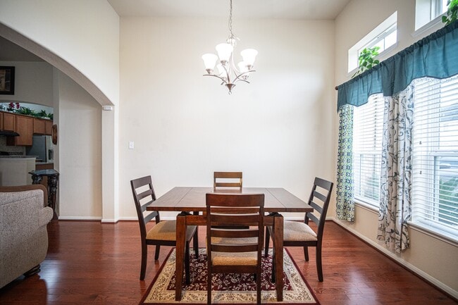 Building Photo - 4138 Falvel Shadow Creek Dr