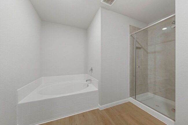 Building Photo - Spacious 3-Bed Townhome with Garage & Fenced Yard in New Braunfels – 1,920 Sq Ft!