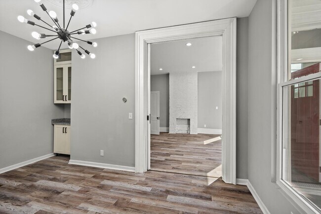 Building Photo - 835 Isabella St