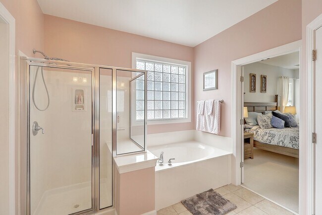 Building Photo - FULLY FURNISHED Mount Pleasant Home! 6-9 m...