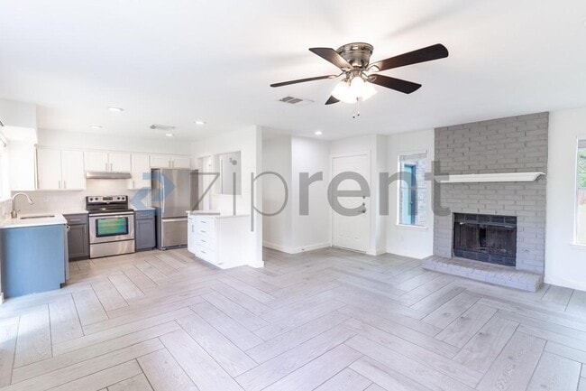 Building Photo - 2311 Singletree Ave